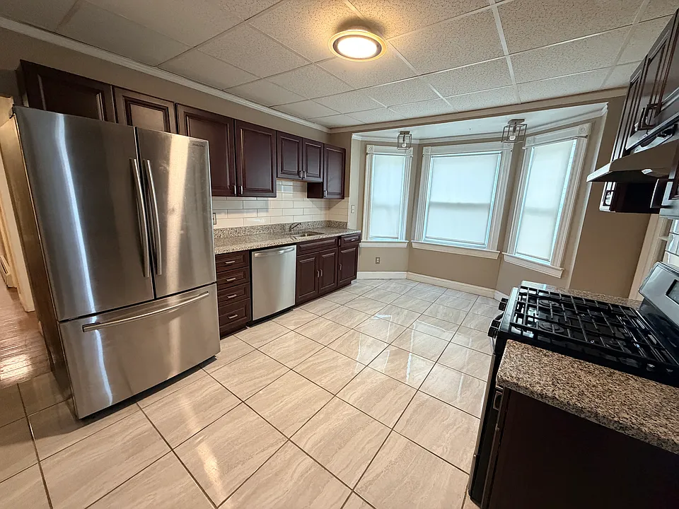 22 Linden St #1