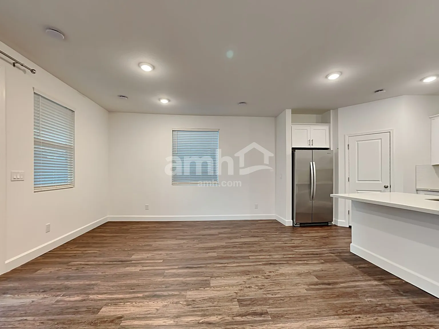 5 bed, 3.0 bath, 2407 sqft, $2,595 — Photo 4