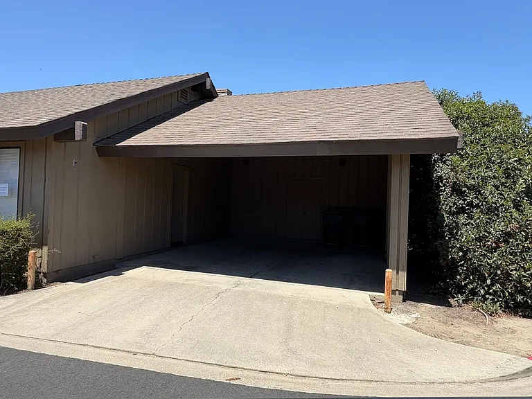 807-811 W Arlen Ct — Photo 3
