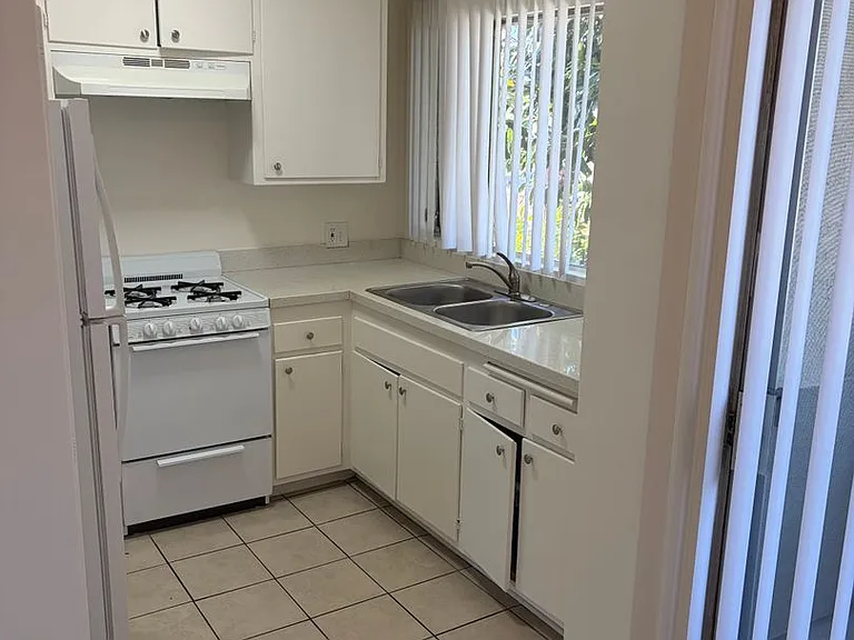 12524 Culver Blvd — Photo 2