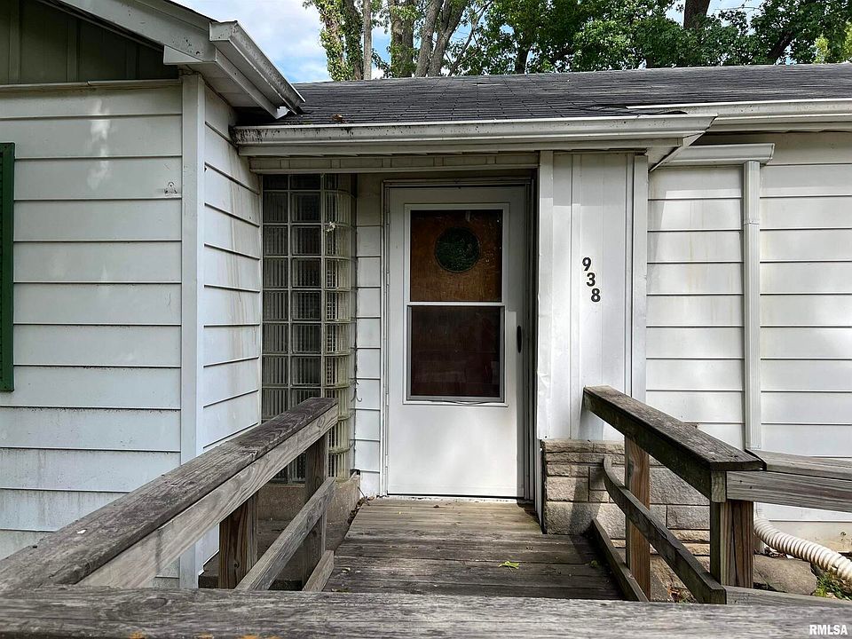 1st image of 938 N 22nd St