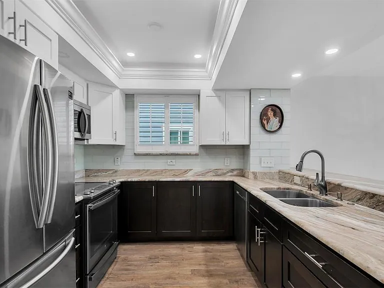 802 Hidden Harbour Dr — Photo 7