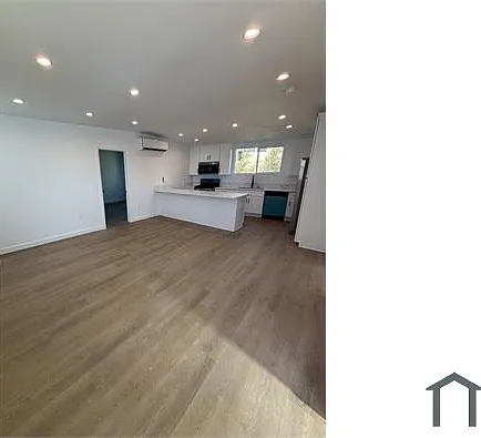 2280 S Barrington Ave #10 — Photo 3