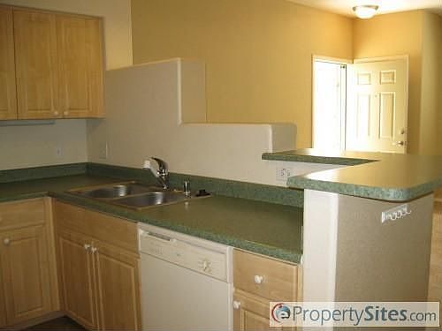 4th image of 7401 W Arrowhead Clubhouse Dr Unit 1076