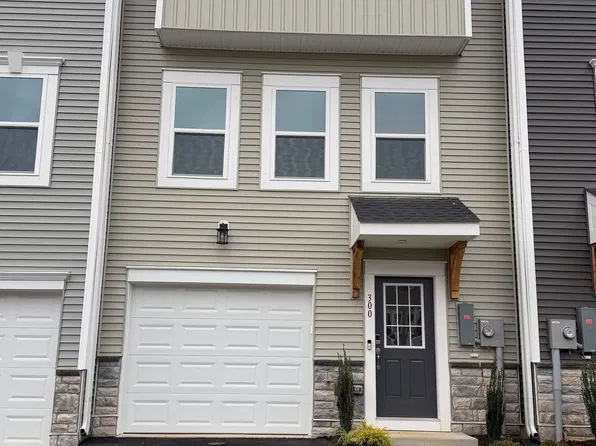 300 Huntwellwest Blvd, Ranson, WV