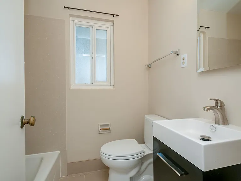 4 E 41st Pl — Photo 14