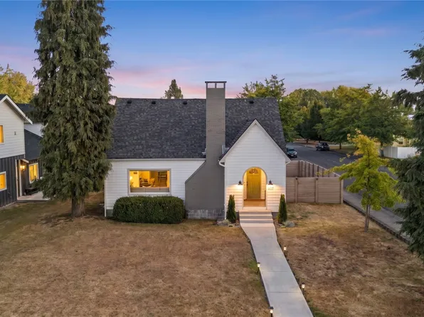 617 E Street, Blaine, WA 98230