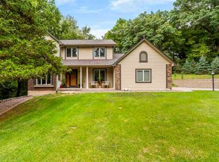 6 High Point Ct NE, Iowa City, IA 52240