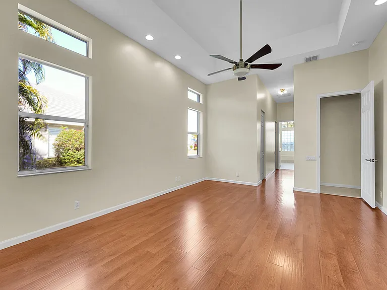 211 NW Pleasant Grove Way — Photo 12