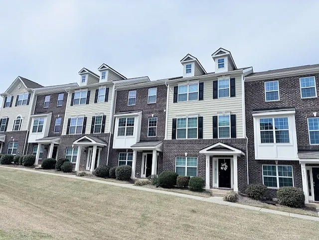 Building Photo - 6025 Kentworth Dr