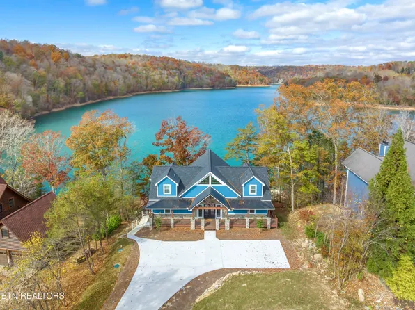 597 Windsor Ln, Jacksboro, TN 37757