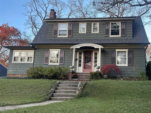 1326 Brownwood Dr, Rockford, IL 61107