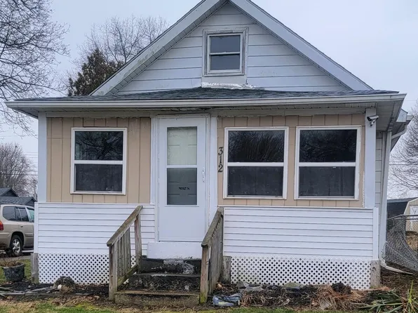 312 Fulton St, Buchanan, MI 49107
