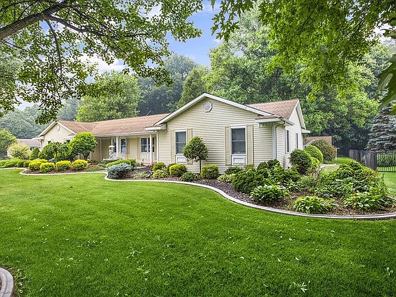 2nd image of 21845 Michelle Dr