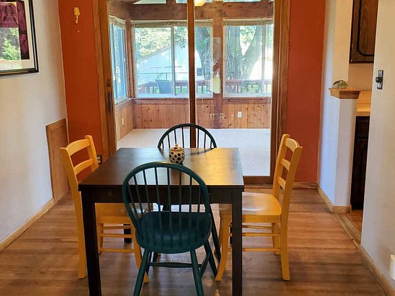 5th image of 2155 Waukon Ave