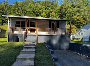 131 Bentley Branch Rd, Chapmanville, WV 25508