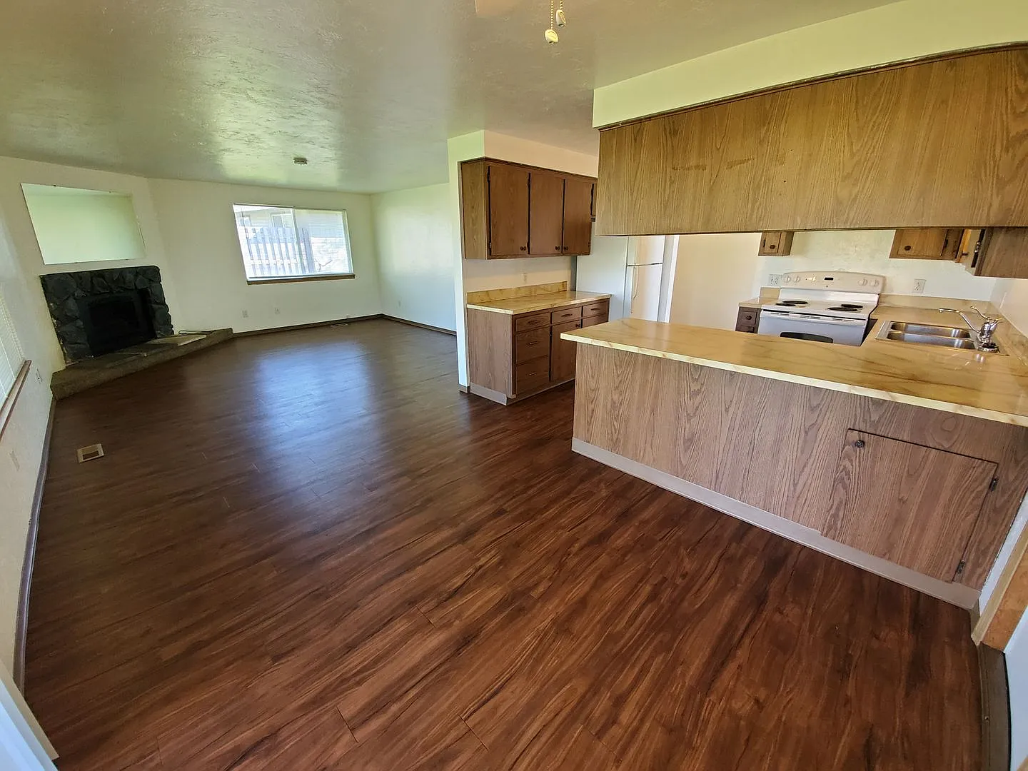 Amanda Lane Duplexes — Photo 4