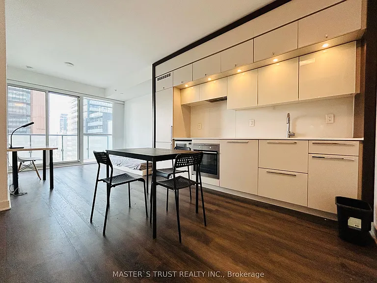 15 Grenville St #1708 — Photo 2