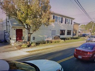 34 Indian Head Rd #4, Kings Park, NY 11754