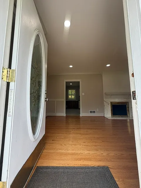 4 bed, 1859 sqft, $2,800 — Photo 4