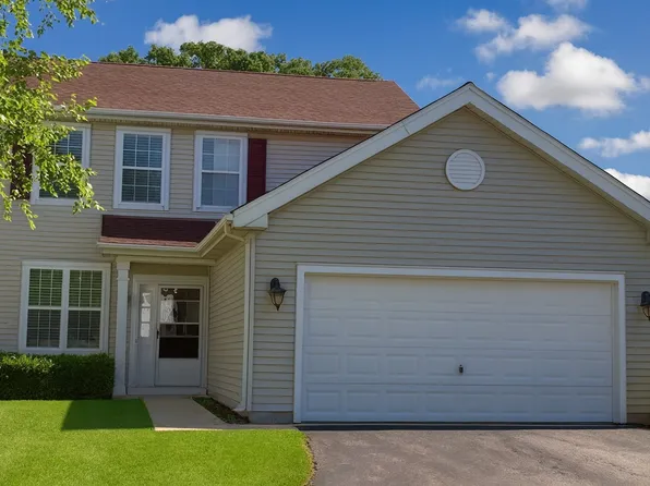 28706 Sawmill Ln, Lakemoor, IL 60051
