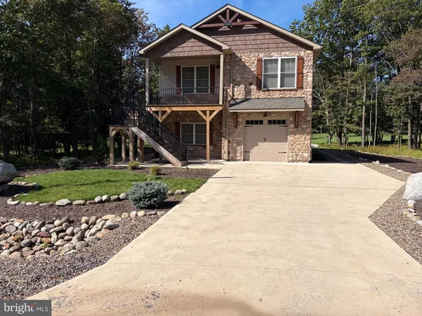42 Spyglass Dr, Hazle Township, PA 18202