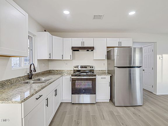 2nd image of 3016 E Glen Dr #A