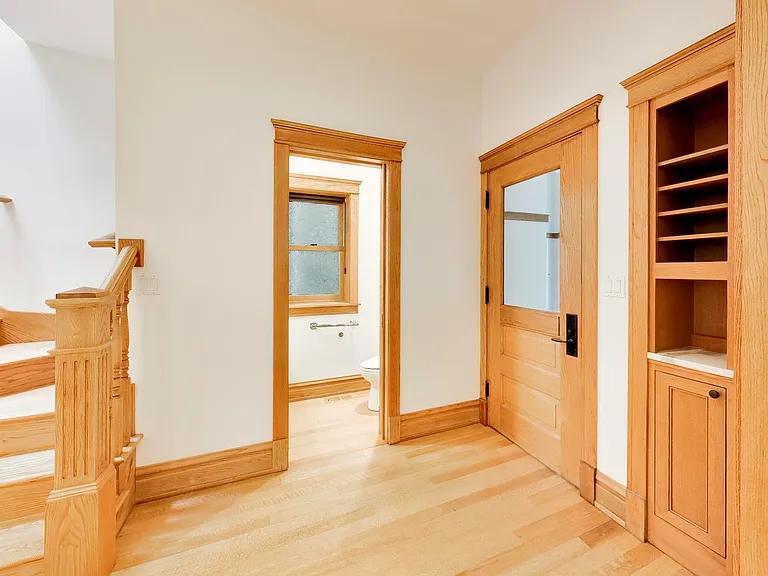 3752 N Wayne Ave — Photo 12