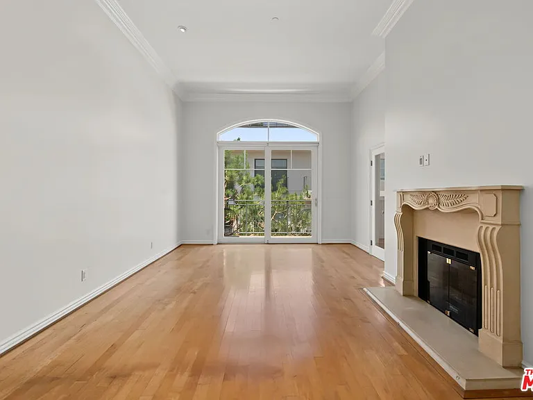 430 N Oakhurst Dr #Penthouse 406 — Photo 12