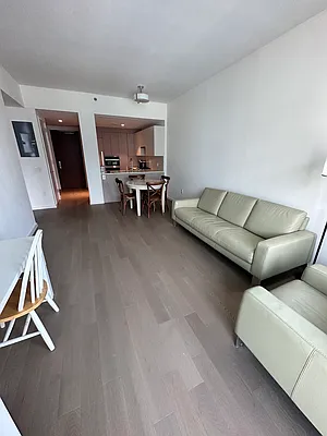 Rented by Prospes Real Estate Corp | media 18