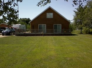 802 Quail Dr E, Litchfield, MN 55355