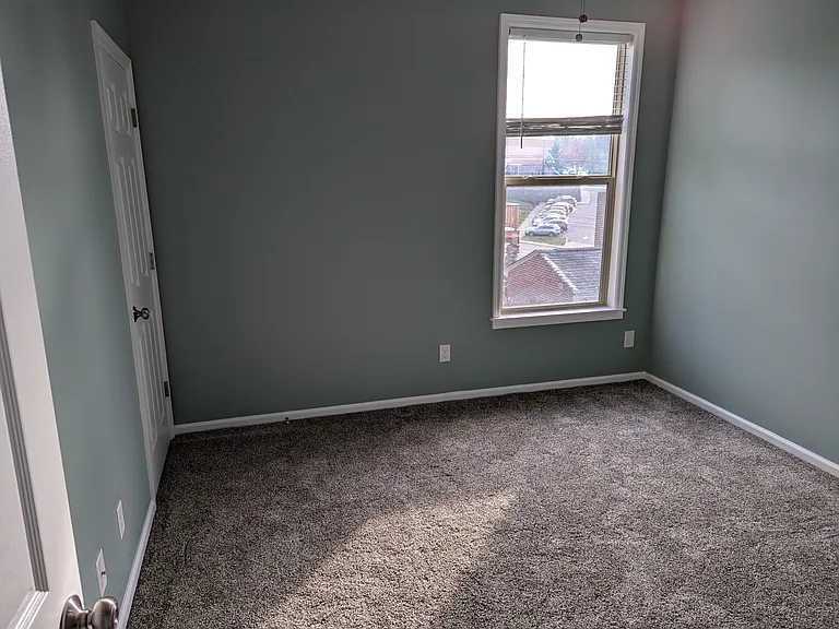 526 Clinton Springs Ave #D — Photo 11