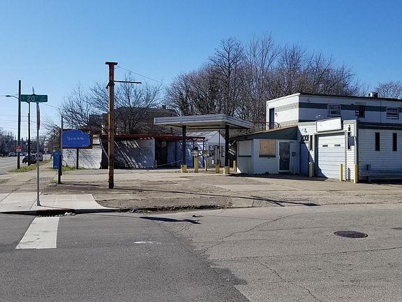 5th image of 2001 W Jefferson St