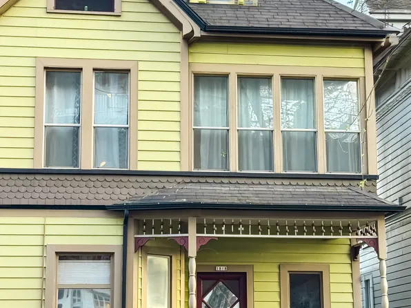 1818 NW Couch St #3, Portland, OR 97209