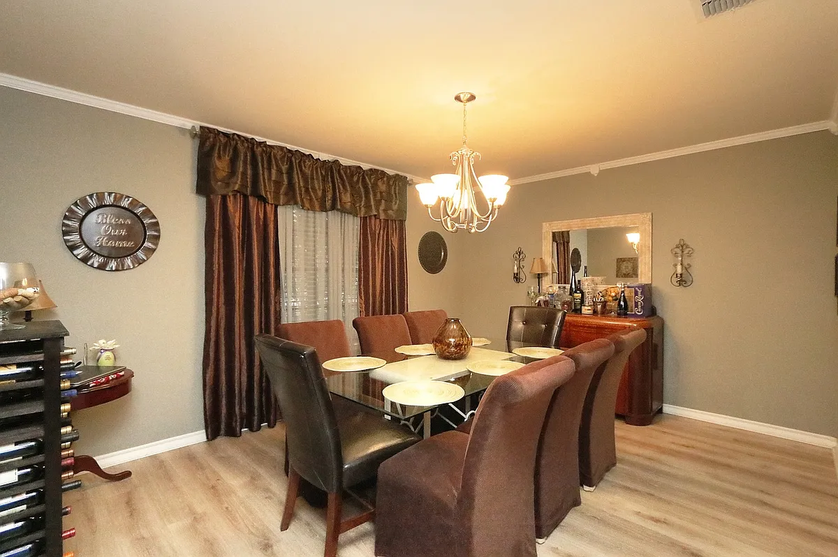 Building Photo - 7813 Kingshire Dr