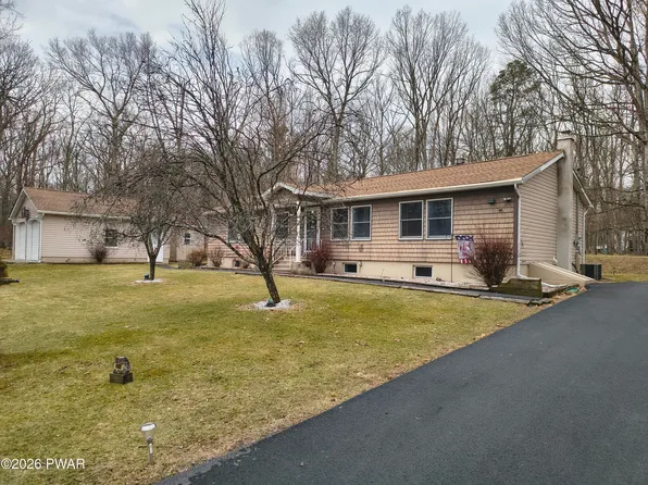 103 Forest Ct, Hawley, PA 18428