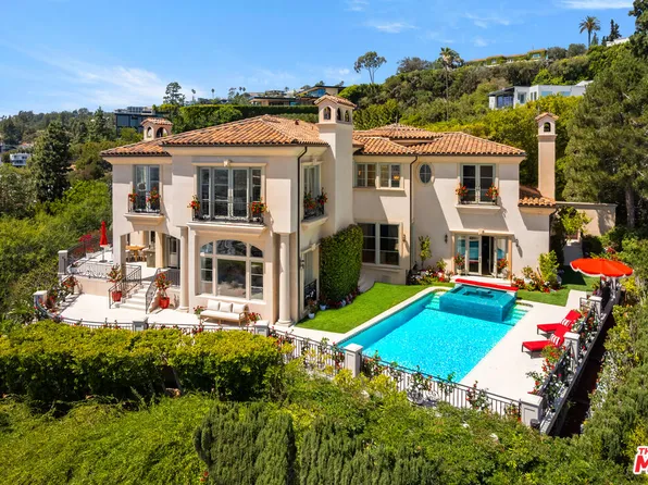 1260 St Ives Pl, Los Angeles, CA 90069