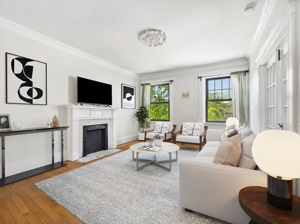 26 Medfield St APT 4, Boston, MA 02215