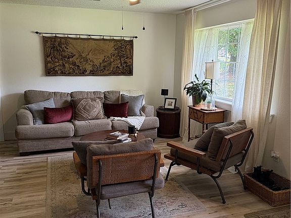 3rd image of 2405 Dogwood Pl
