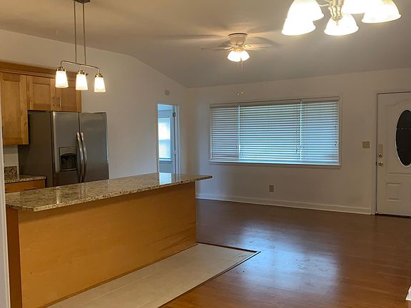 4th image of 1427 Harbor Ct
