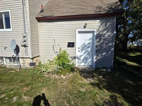 302 N Center Ave APT 1, Gaylord, MI 49735