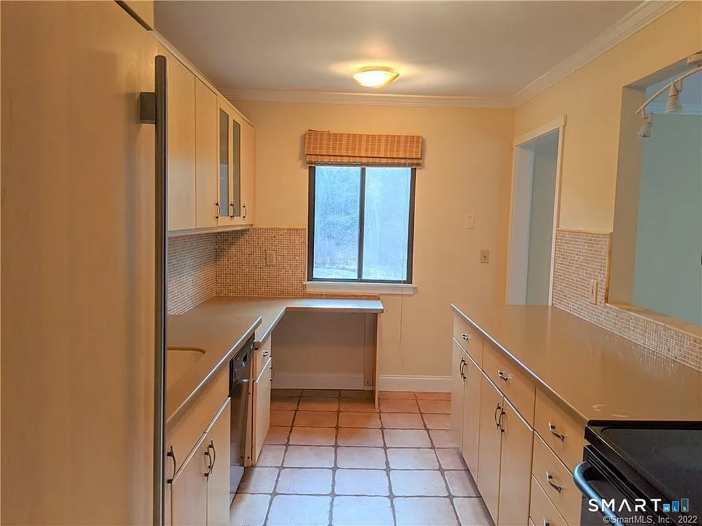 2 bed, 2.0 bath, 1044 sqft, $2,300 — Photo 3