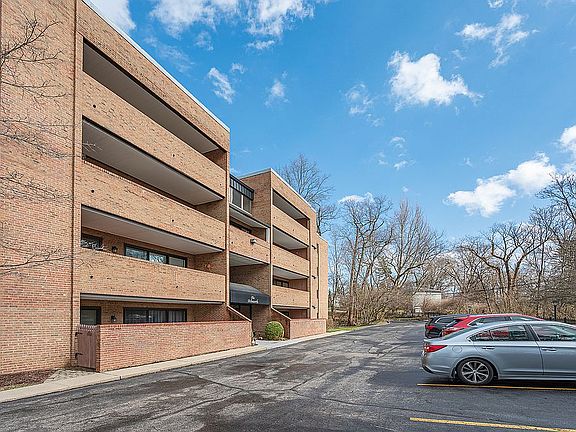 2nd image of 3646 Ashworth Dr Unit 205