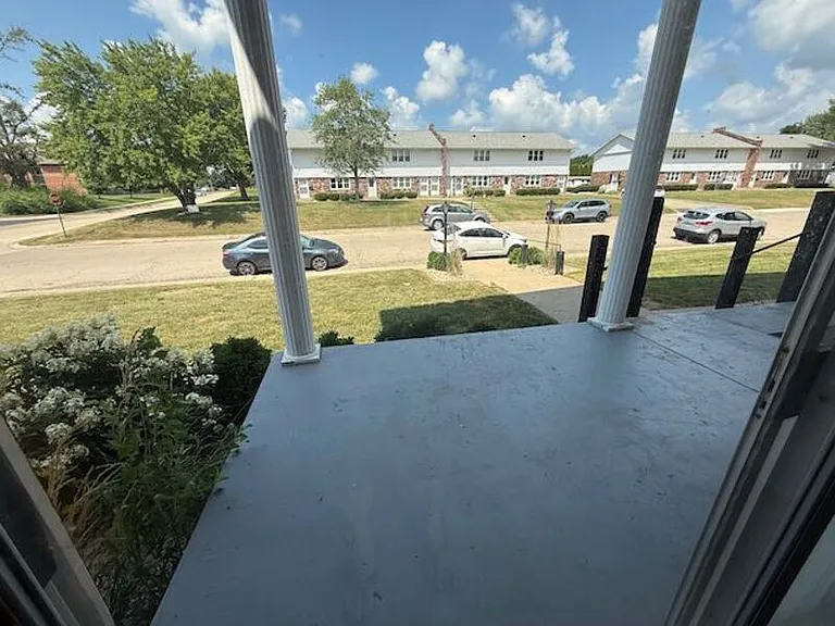 316 S Ridgewood Dr — Photo 2
