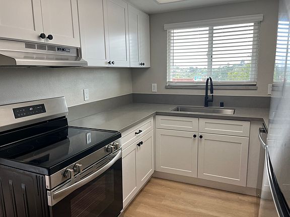 3rd image of 1546 S Santa Fe Ave APT E