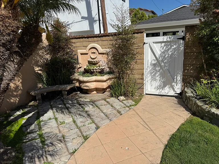 416 Aliso Ave — Photo 22