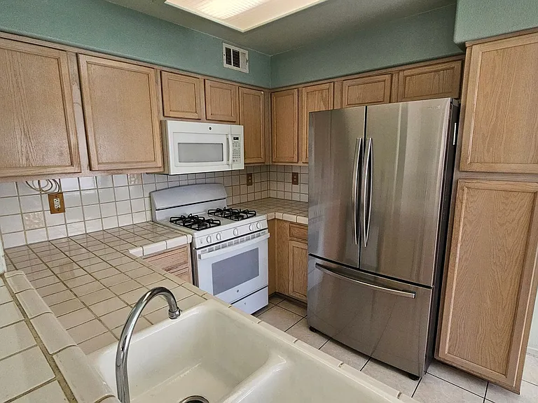 4955 Lindell Rd #221 — Photo 6