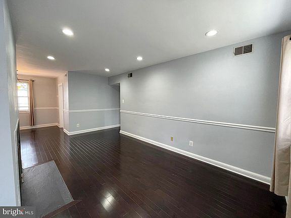 4th image of 2709 Arlington Blvd APT 202