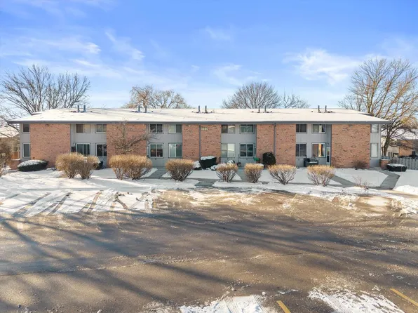 1440 Big Bend ROAD #D, Waukesha, WI 53189