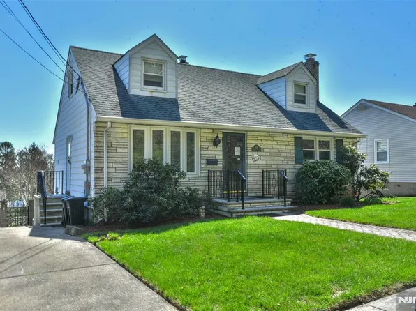 124 Burr Pl, Hasbrouck Heights, NJ 07604